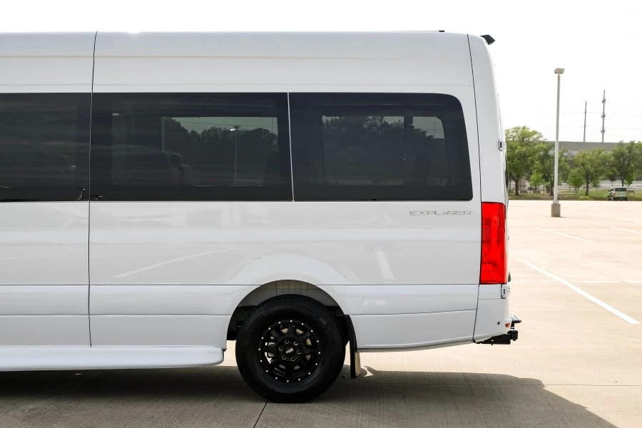 2023 Mercedes-Benz VS30 Sprinter - Image 5 of 11