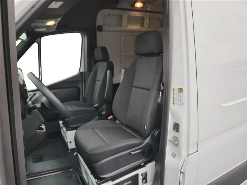 2023 Mercedes-Benz VS30 Sprinter - Image 10 of 12