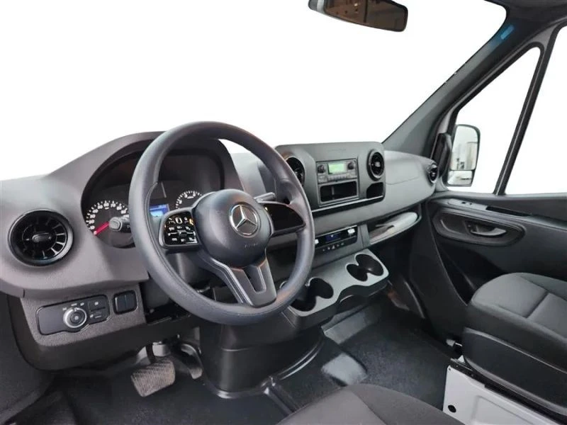 2023 Mercedes-Benz VS30 Sprinter - Image 9 of 12