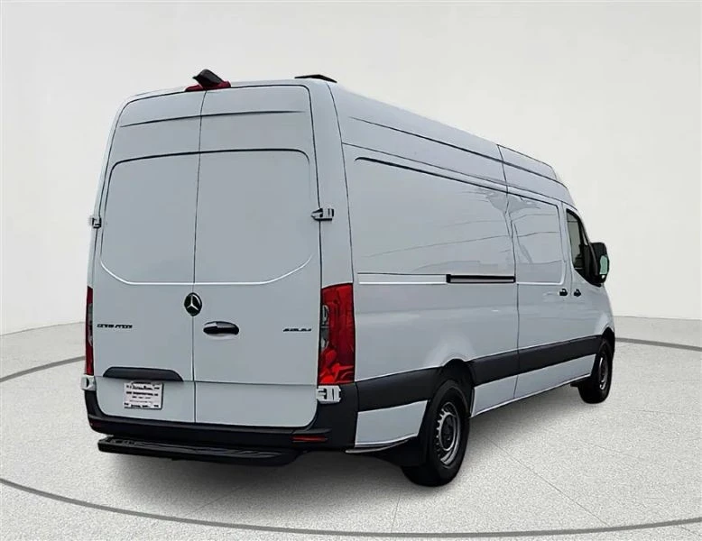 2023 Mercedes-Benz VS30 Sprinter - Image 7 of 12