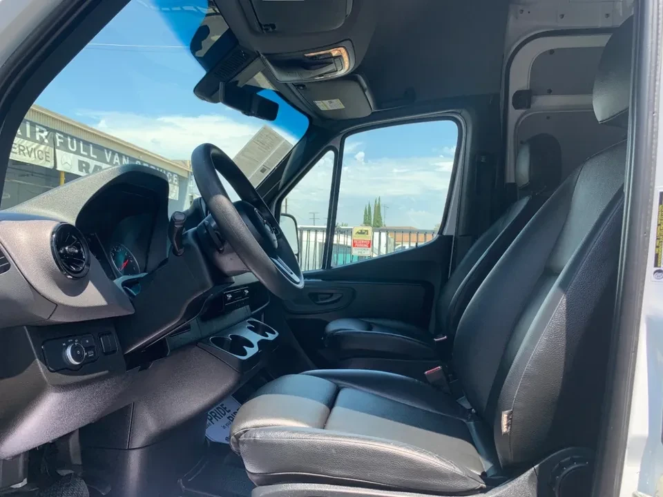 2023 Mercedes-Benz VS30 Sprinter - Image 13 of 19