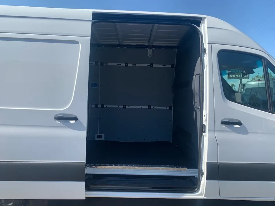 2023 Mercedes-Benz VS30 Sprinter - Image 9 of 19
