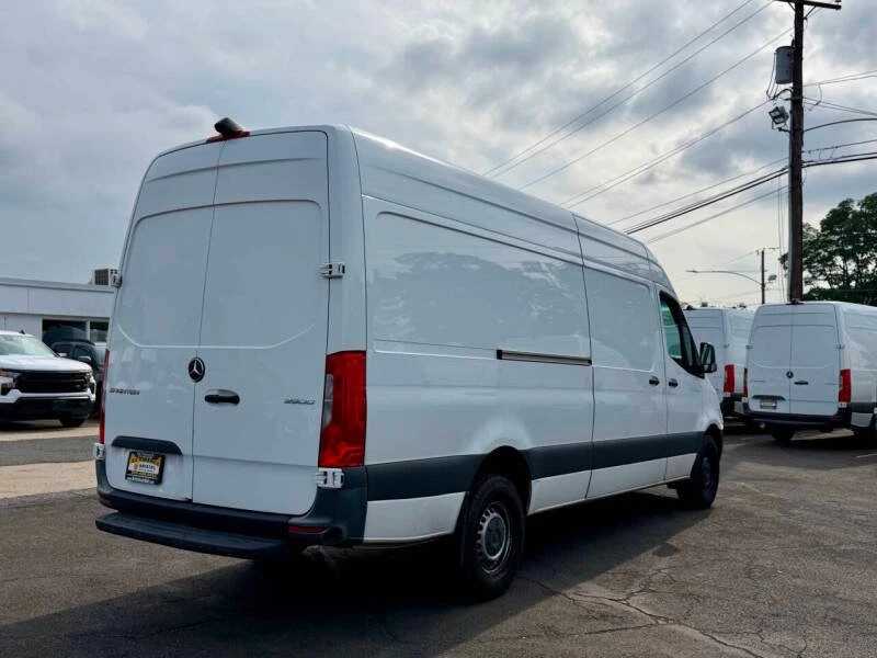 2023 Mercedes-Benz VS30 Sprinter - Image 5 of 12
