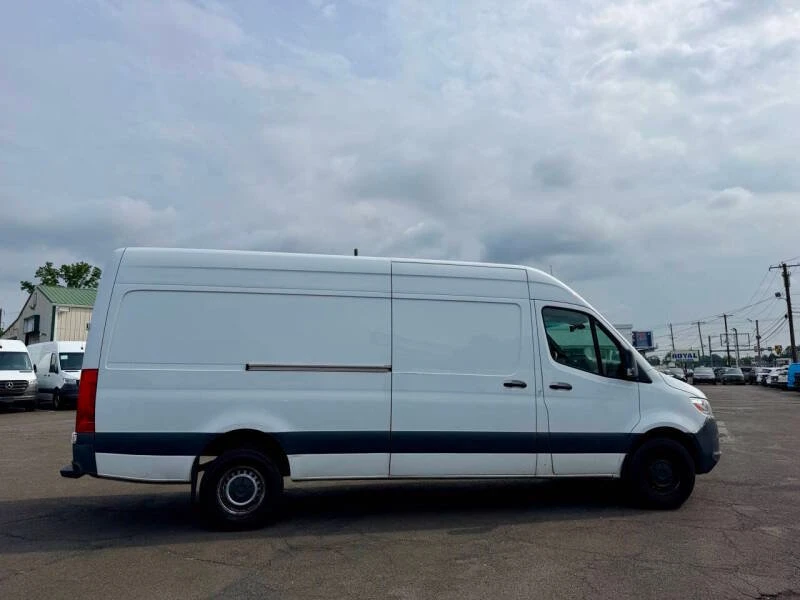 2023 Mercedes-Benz VS30 Sprinter - Image 7 of 12