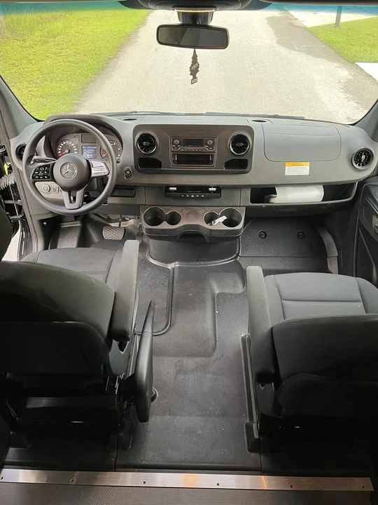 2023 Mercedes-Benz VS30 Sprinter - Image 12 of 17