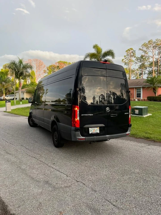 2023 Mercedes-Benz VS30 Sprinter - Image 4 of 17