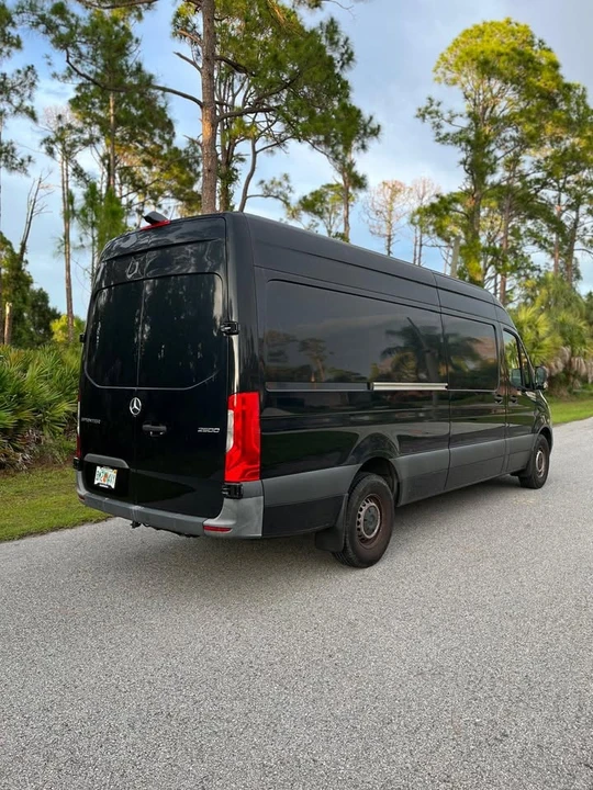 2023 Mercedes-Benz VS30 Sprinter - Image 6 of 17