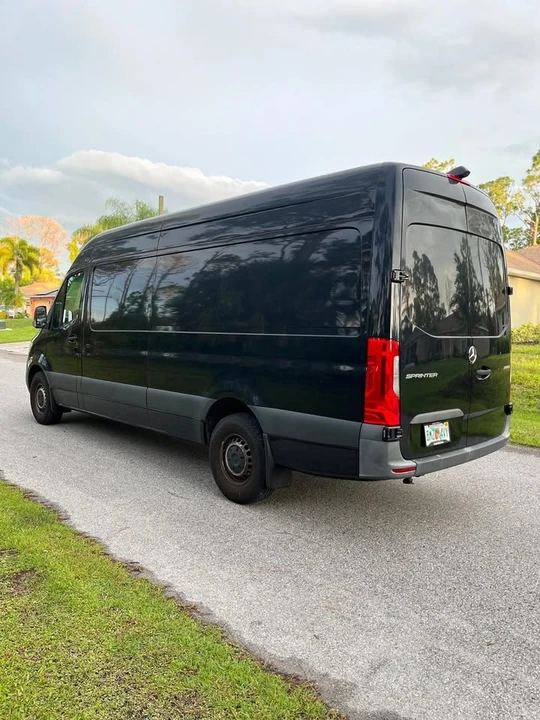 2023 Mercedes-Benz VS30 Sprinter - Image 5 of 17