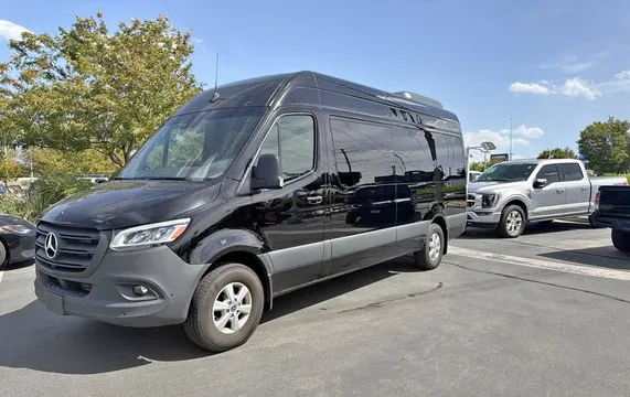 2023 Mercedes-Benz Sprinter 2500 Passenger 170 WB