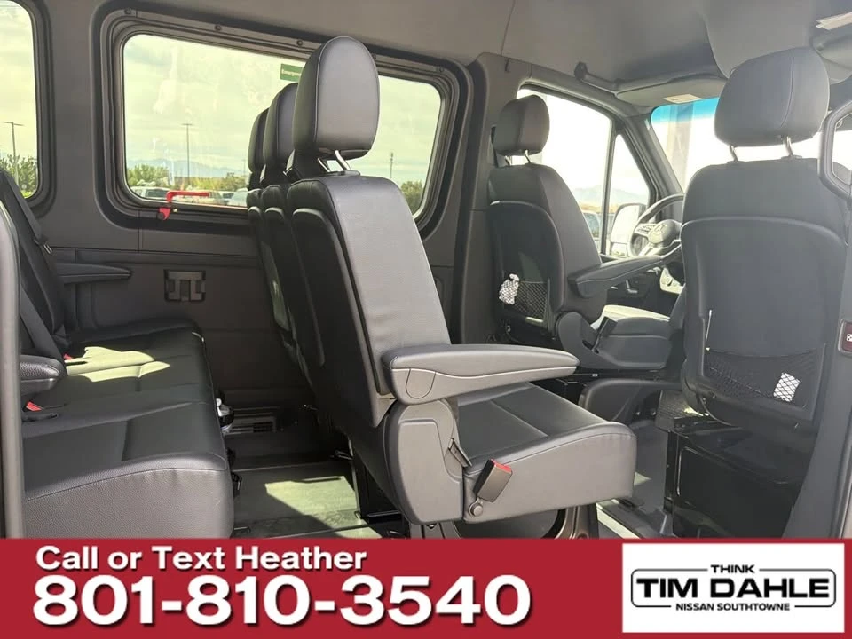 2023 Mercedes-Benz VS30 Sprinter - Image 9 of 10