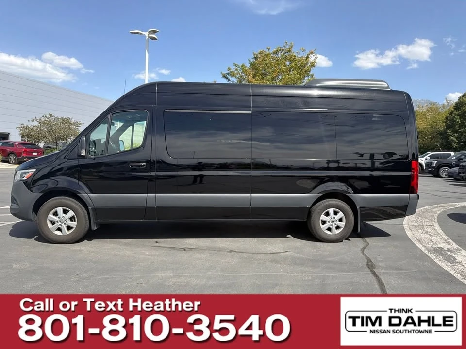 2023 Mercedes-Benz VS30 Sprinter - Image 2 of 10
