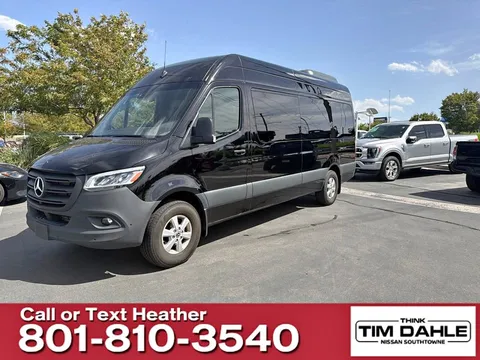 2023 Mercedes-Benz Sprinter 2500 Passenger 170 WB