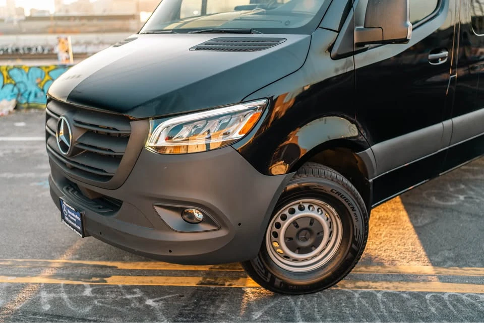 2023 Mercedes-Benz VS30 Sprinter - Image 2 of 17