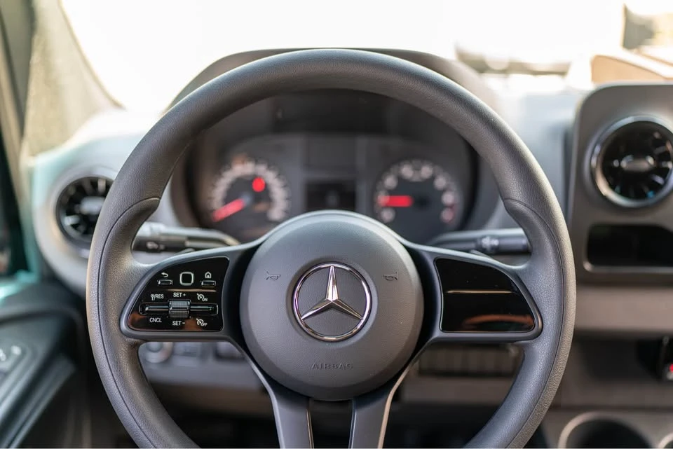 2023 Mercedes-Benz VS30 Sprinter - Image 9 of 17