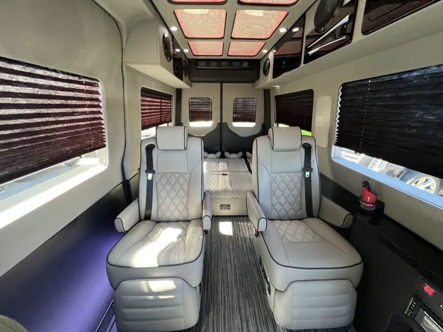 2023 Mercedes-Benz VS30 Sprinter - Image 15 of 19