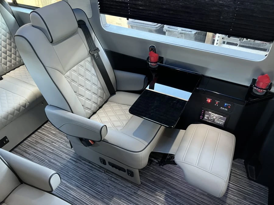2023 Mercedes-Benz VS30 Sprinter - Image 18 of 19