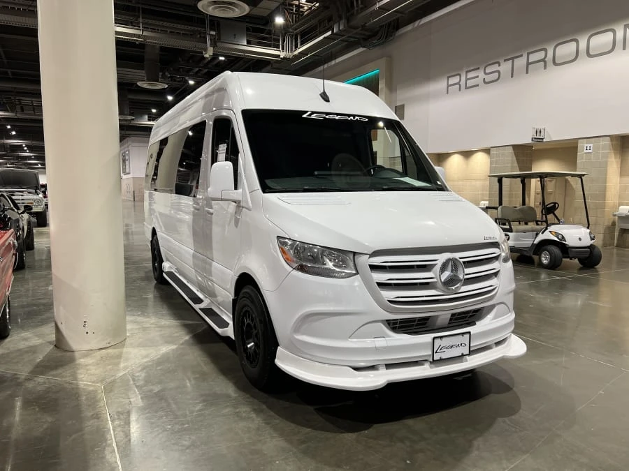 2023 Mercedes-Benz VS30 Sprinter - Image 3 of 17