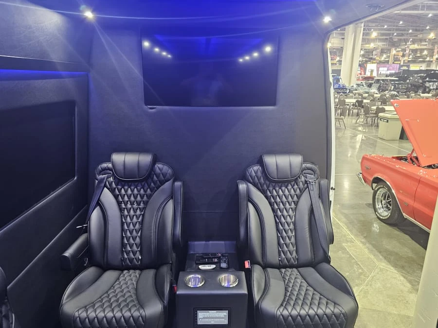 2023 Mercedes-Benz VS30 Sprinter - Image 14 of 17