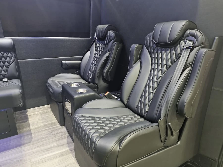 2023 Mercedes-Benz VS30 Sprinter - Image 16 of 17