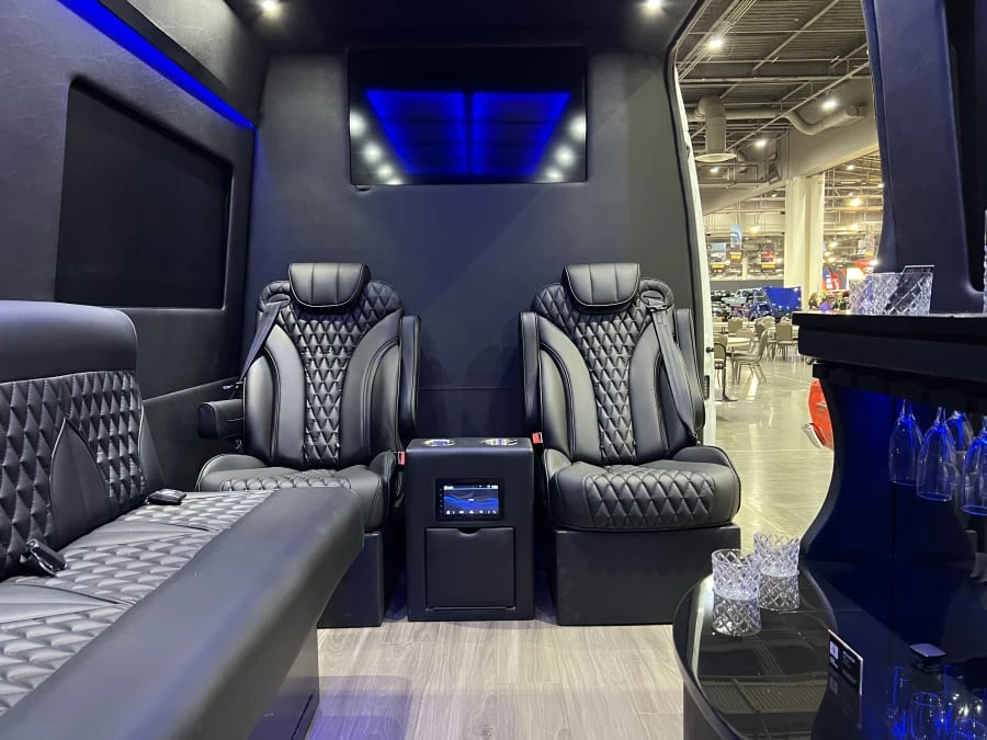 2023 Mercedes-Benz VS30 Sprinter - Image 11 of 17
