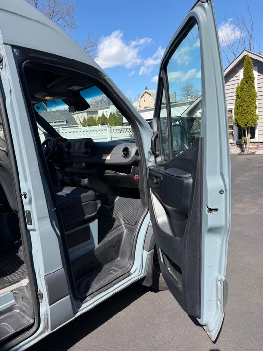2023 Mercedes-Benz VS30 Sprinter - Image 2 of 21