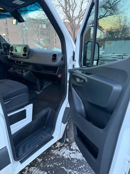 2023 Mercedes-Benz VS30 Sprinter - Image 11 of 19