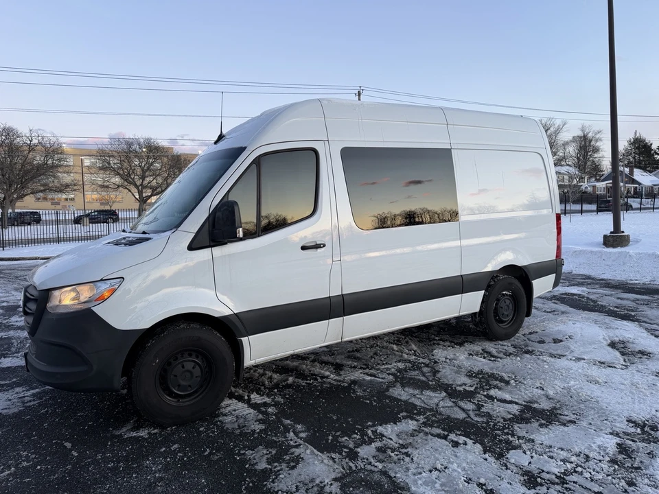 2023 Mercedes-Benz VS30 Sprinter - Image 2 of 19