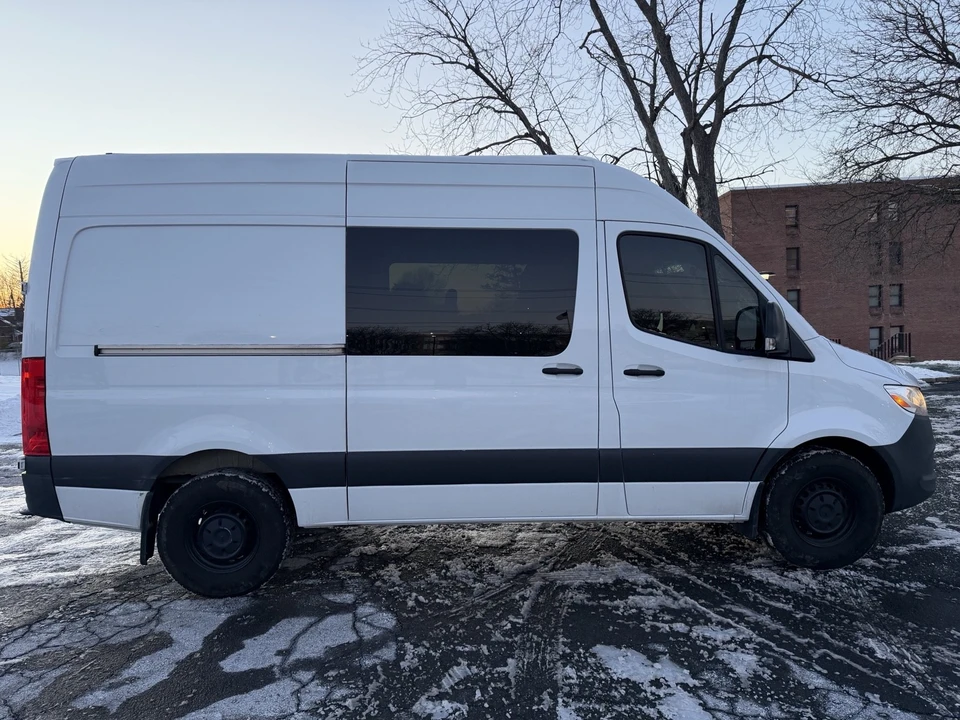 2023 Mercedes-Benz VS30 Sprinter - Image 5 of 19