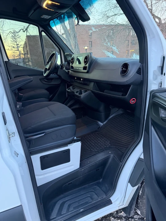 2023 Mercedes-Benz VS30 Sprinter - Image 10 of 19