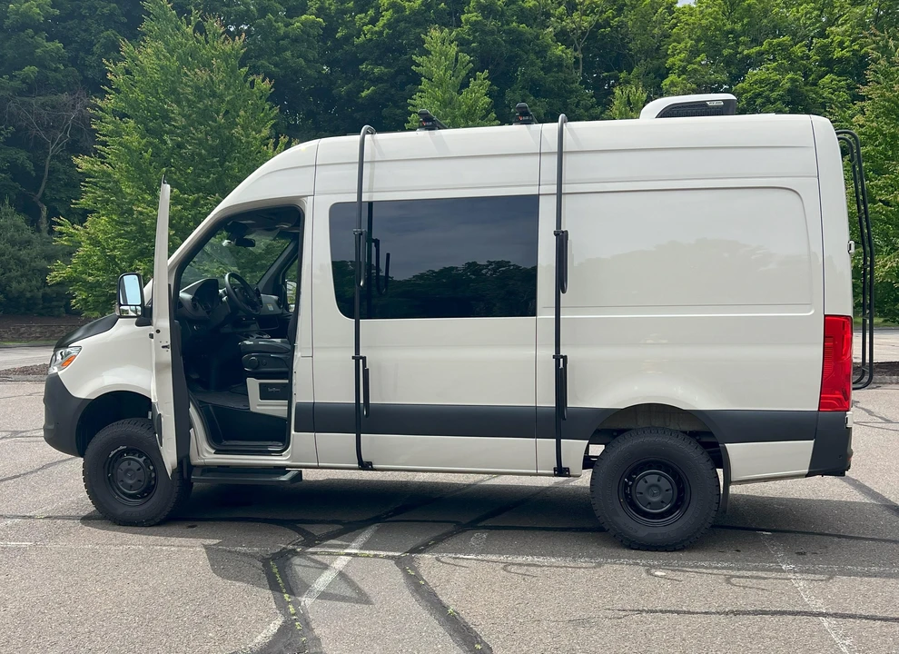 2023 Mercedes-Benz VS30 Sprinter - Image 12 of 21