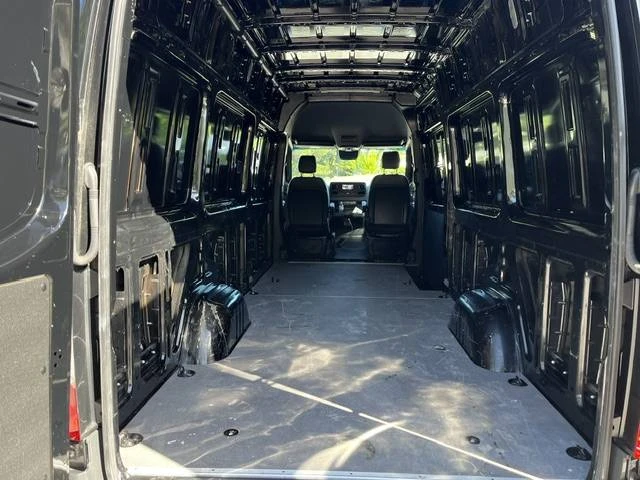 2023 Mercedes-Benz VS30 Sprinter - Image 4 of 8
