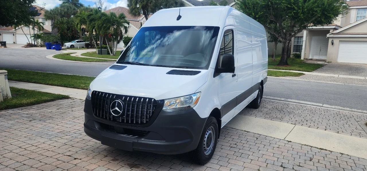 2023 Mercedes-Benz VS30 Sprinter - Image 2 of 21
