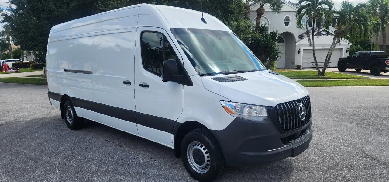 2023 Mercedes-Benz VS30 Sprinter - Image 8 of 21