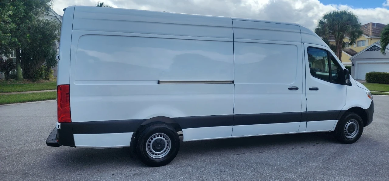 2023 Mercedes-Benz VS30 Sprinter - Image 13 of 21