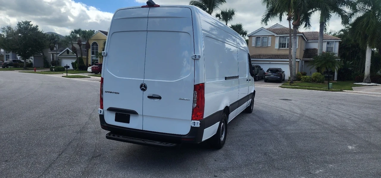 2023 Mercedes-Benz VS30 Sprinter - Image 15 of 21