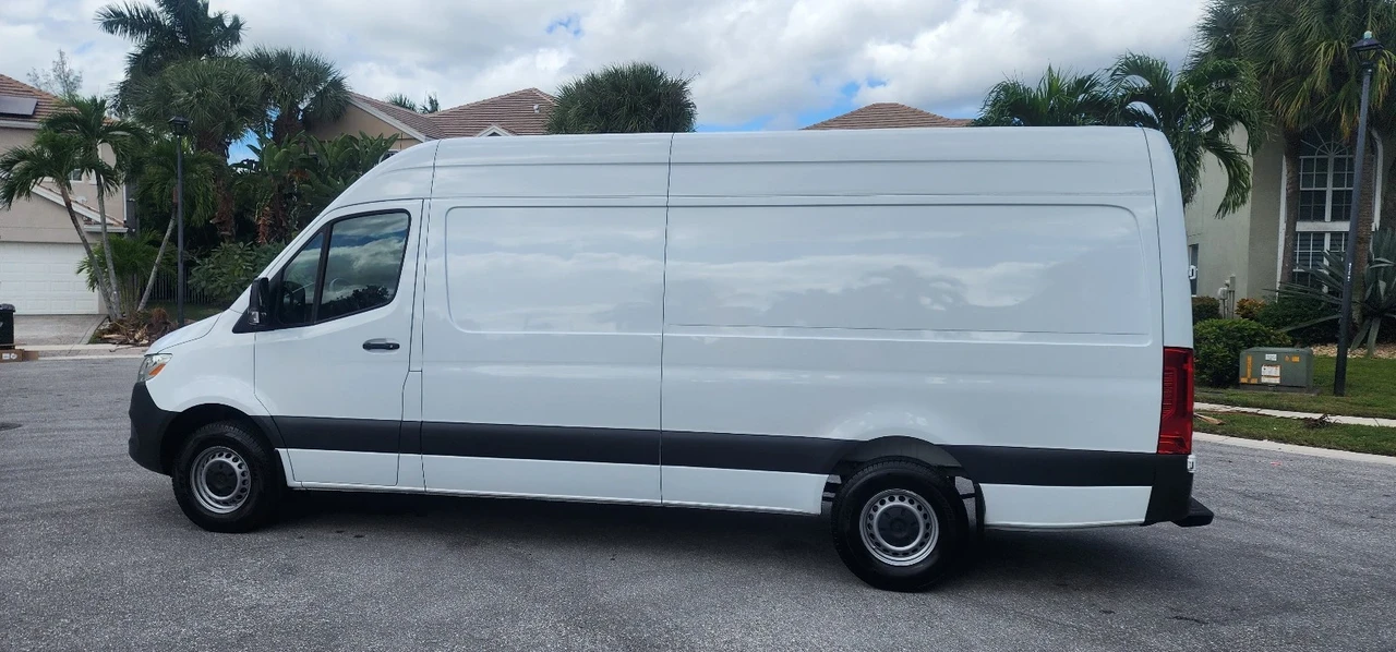 2023 Mercedes-Benz VS30 Sprinter - Image 19 of 21