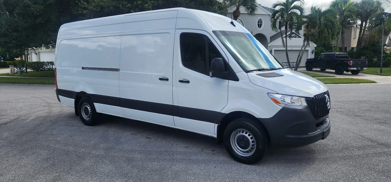 2023 Mercedes-Benz VS30 Sprinter - Image 11 of 21