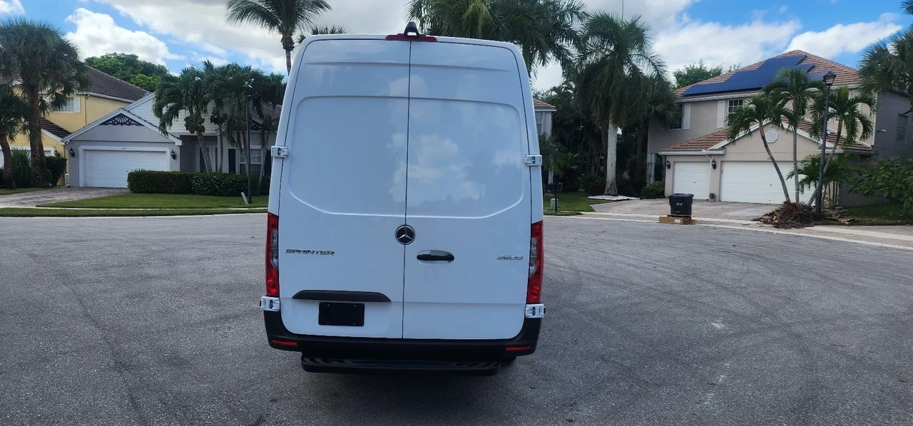 2023 Mercedes-Benz VS30 Sprinter - Image 17 of 21