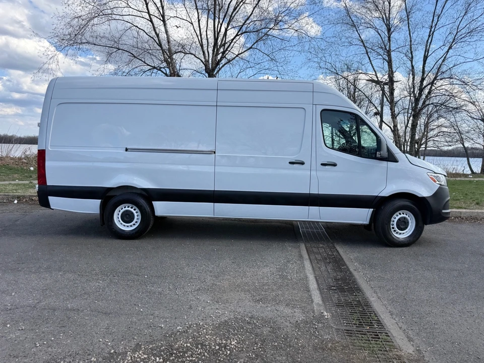 2023 Mercedes-Benz VS30 Sprinter - Image 3 of 21