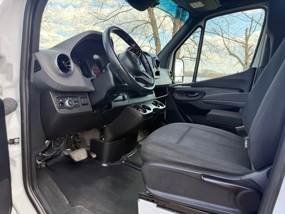 2023 Mercedes-Benz VS30 Sprinter - Image 12 of 21