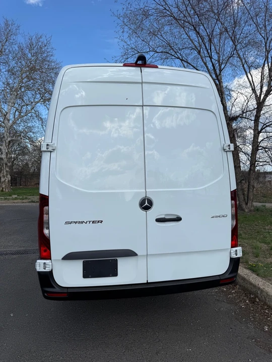 2023 Mercedes-Benz VS30 Sprinter - Image 8 of 21