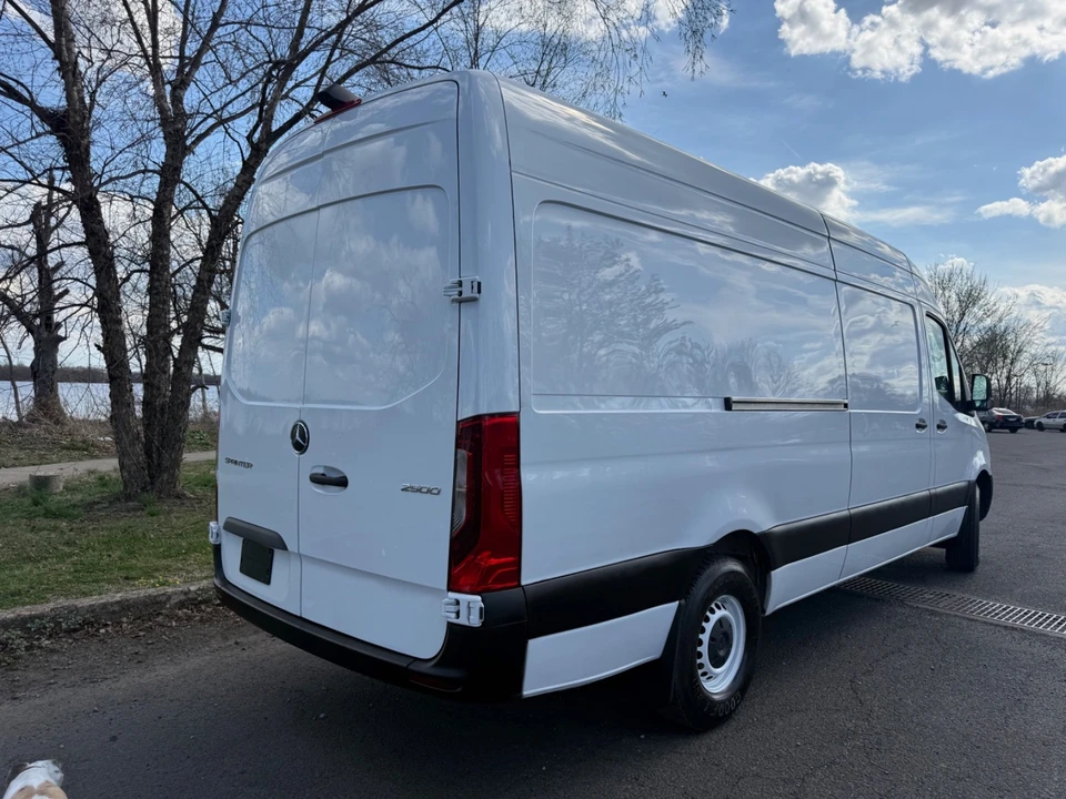 2023 Mercedes-Benz VS30 Sprinter - Image 4 of 21