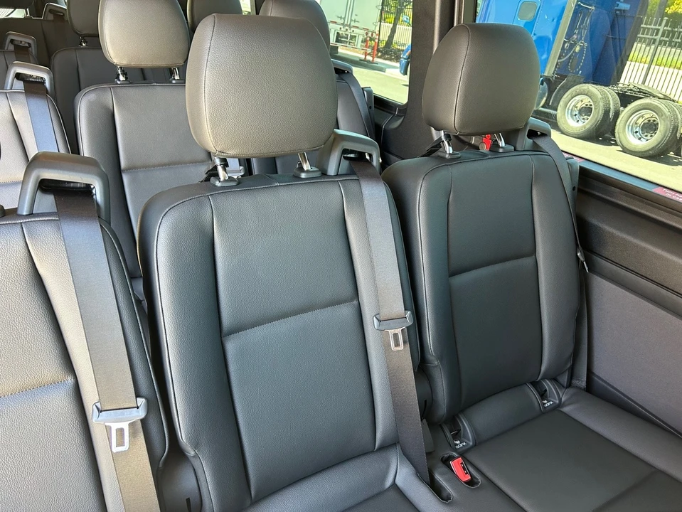2023 Mercedes-Benz VS30 Sprinter - Image 3 of 9