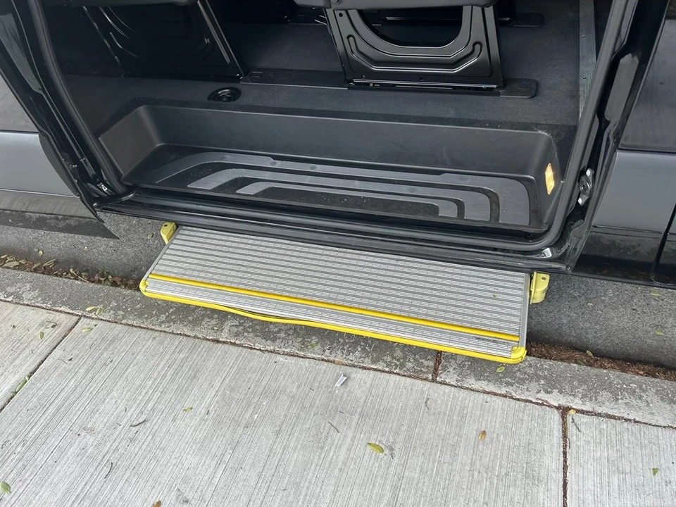 2023 Mercedes-Benz VS30 Sprinter - Image 7 of 9