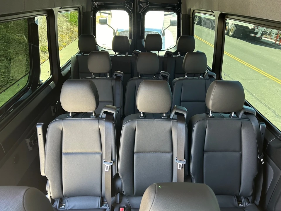 2023 Mercedes-Benz VS30 Sprinter - Image 2 of 9