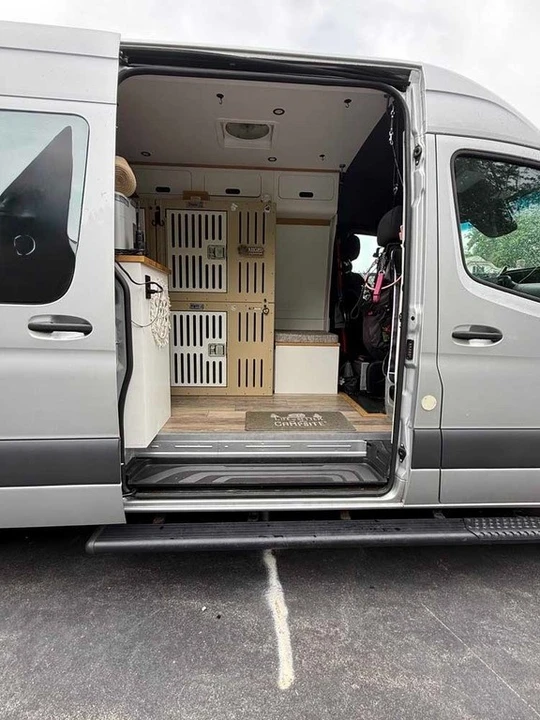 2023 Mercedes-Benz VS30 Sprinter - Image 4 of 12