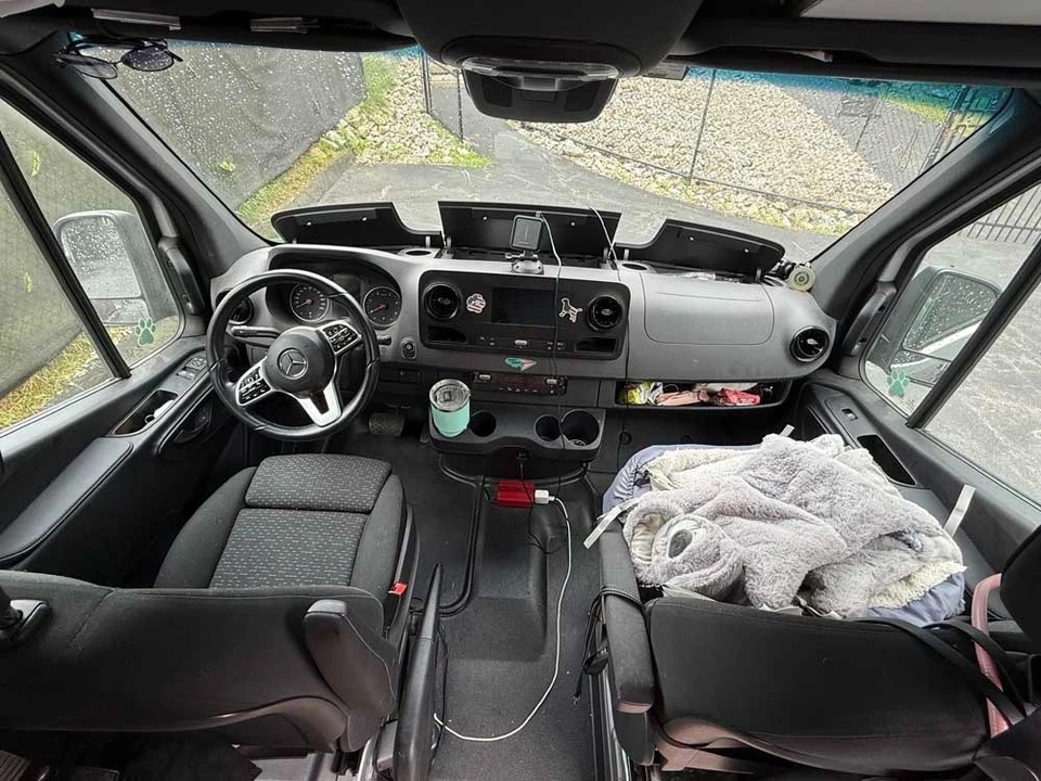2023 Mercedes-Benz VS30 Sprinter - Image 9 of 12