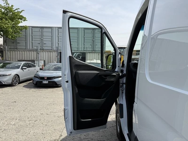 2023 Mercedes-Benz VS30 Sprinter - Image 6 of 19