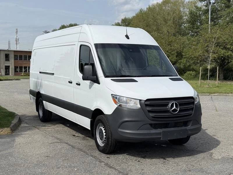 2023 Mercedes-Benz VS30 Sprinter - Image 2 of 19