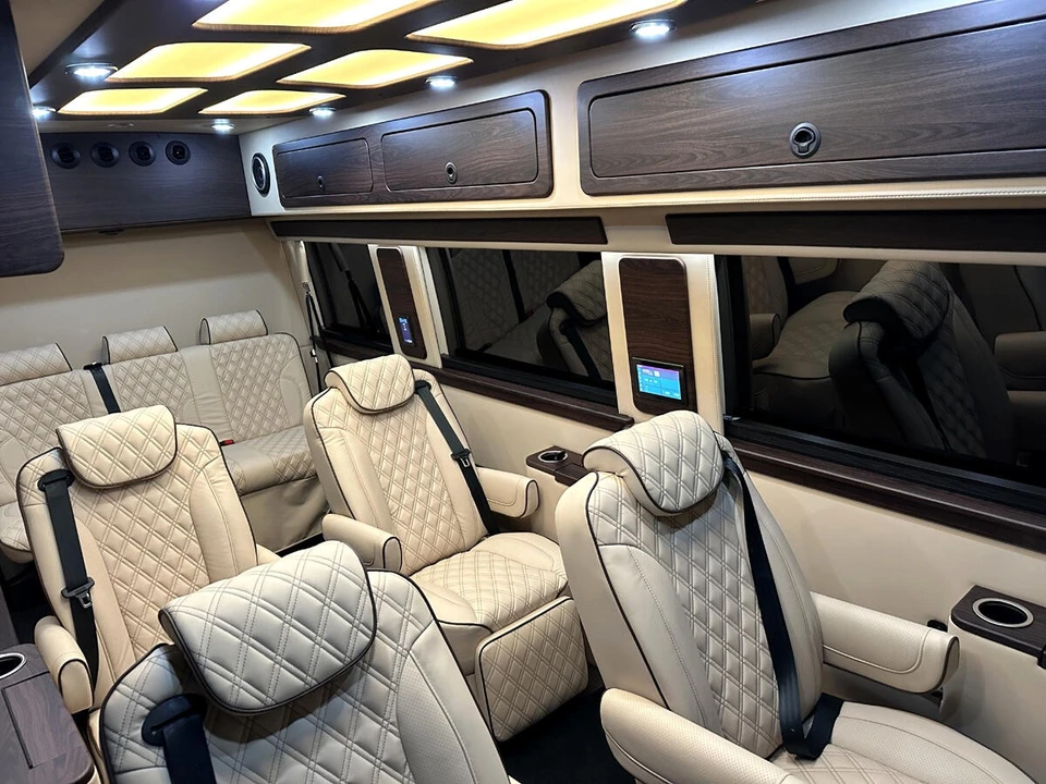 2023 Mercedes-Benz VS30 Sprinter - Image 3 of 12